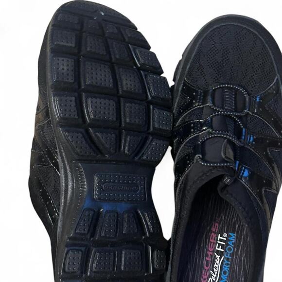 Brand new size 6 black Skechers Womens Slip on sneakers sporty memory foam - Picture 7 of 7